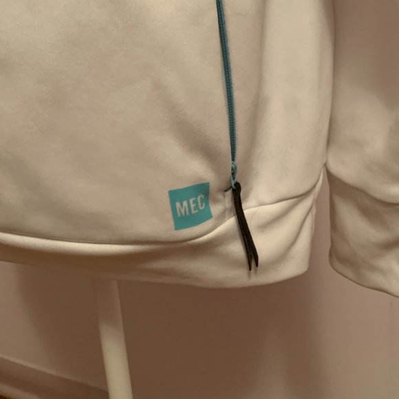 VGUC MEC White Sweater - Size S but fits like M - Picture 3 of 4